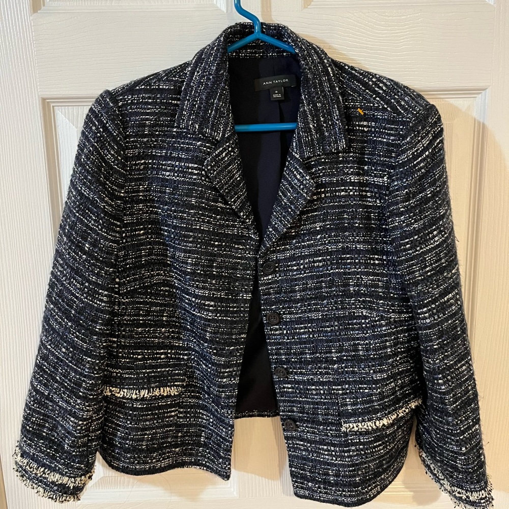 Beautiful Ann Taylor Jacket/Blazer